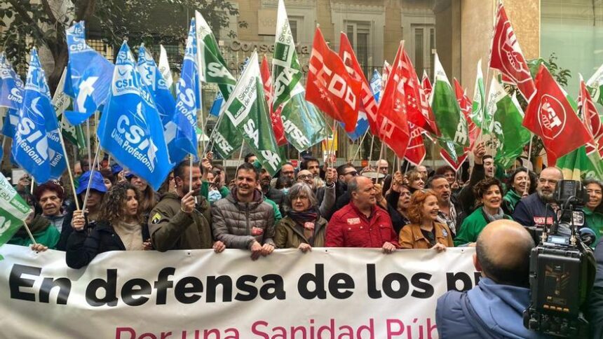 los-sindicatos-avisan-a-ayuso:-o-resuelve-los-problemas-de-la-sanidad-publica-o-seguiran-movilizandose