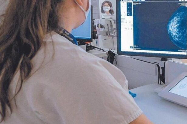 una-mujer-recibe-una-carta-para-acudir-al-cribado-de-cancer-de-mama-31-anos-despues-de-morir