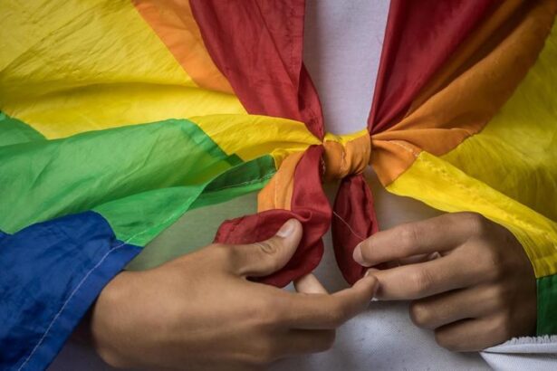 mas-del-doble-de-autolesiones,-intentos-e-ideas-de-suicidio-en-las-personas-lgtbi-que-en-la-poblacion-general