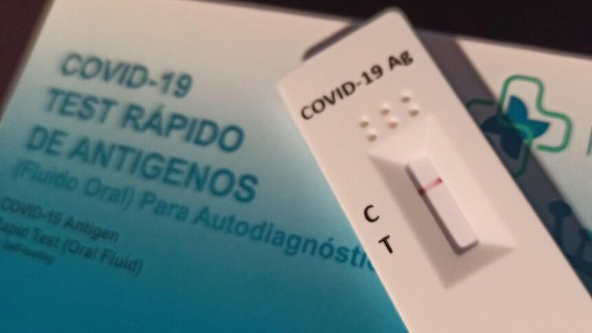 la-venta-de-test-de-antigenos-en-farmacias-sigue-disparada:-aumenta-casi-un-300%-frente-a-finales-de-junio