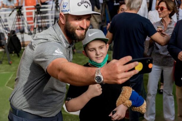 ¿que-hace-el-golfista-jon-rahm-en-el-madrileno-hospital-nino-jesus?