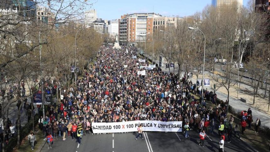 la-subida-de-las-listas-de-espera-y-el-aumento-de-privatizaciones-cierran-en-negativo-2023