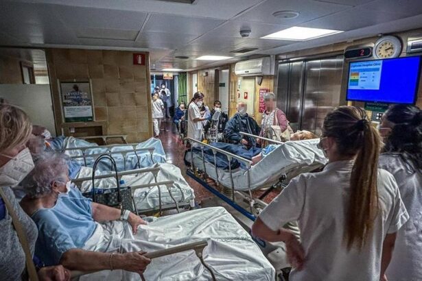 los-medicos-piden-a-las-personas-con-sintomas-que-usen-la-mascarilla-ante-la-escalada-de-gripe-y-covid