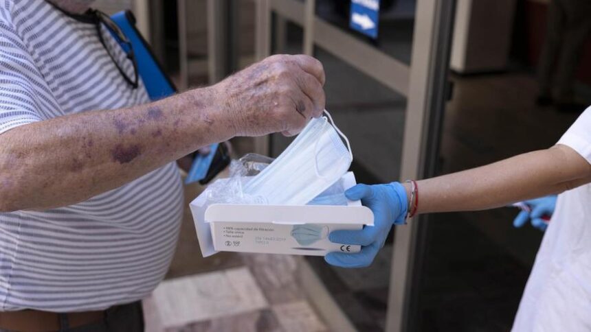 madrid-eliminara-el-miercoles-la-obligatoriedad-de-mascarilla-en-centros-sanitarios
