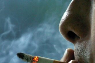 fumar-influye-de-forma-permanente-en-el-sistema-inmunitario:-«los-danos-persisten-incluso-despues-de-dejarlo»