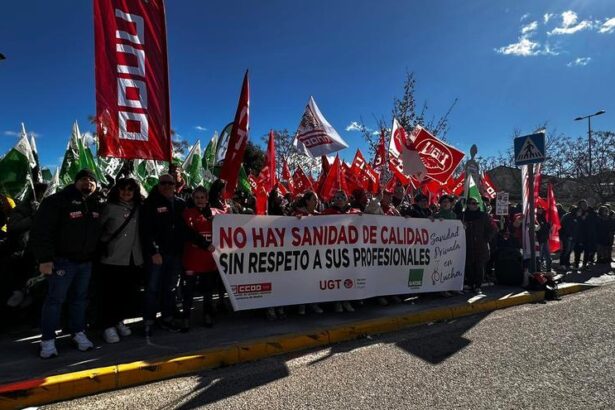 los-75.000-trabajadores-de-la-sanidad-privada-madrilena-se-movilizan-por-su-convenio:-«no-entendemos-que-la-patronal-no-lo-quiera-aplicar