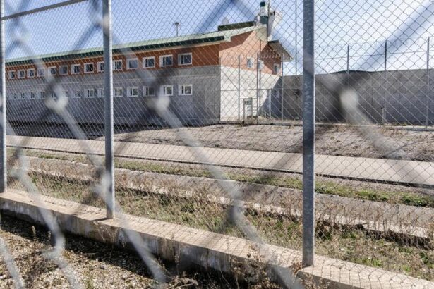 el-consejo-general-de-medicos-alerta-de-la-peticion-«masiva»-de-excedencias-y-jubilaciones-en-la-sanidad-penitenciaria