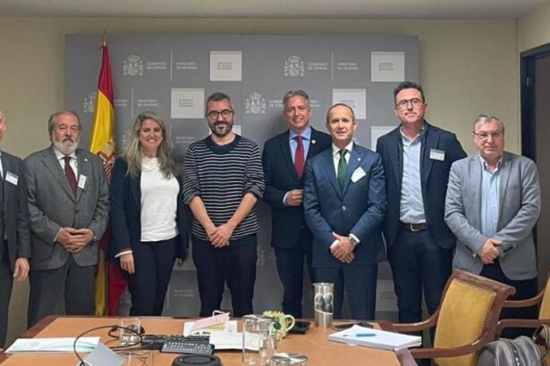 sanidad-escucha-los-problemas-del-sector-privado:-de-las-polizas-‘low-cost’-a-los-baremos-«ridiculos»-de-los-medicos