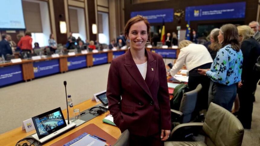 monica-garcia-pide-en-bruselas-establecer-criterios-minimos-comunes-para-el-reconocimiento-de-titulos-no-comunitarios