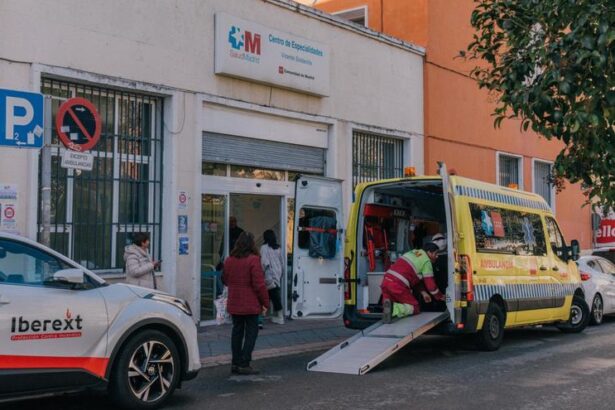 «yo-en-el-paro-y-mis-pacientes-sin-medico»:-amyts-denuncia-el-caos-con-los-facultativos-suplentes-en-los-centros-de-salud