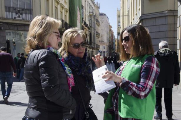 el-telefono-de-la-asociacion-espanola-contra-el-cancer,-el-unico-de-europa-que-atiende-llamadas-24-horas-durante-todo-el-ano
